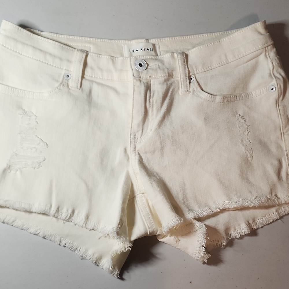 LILA RYAN NWOT Cream Jean Shorts Distressed Cut-Off